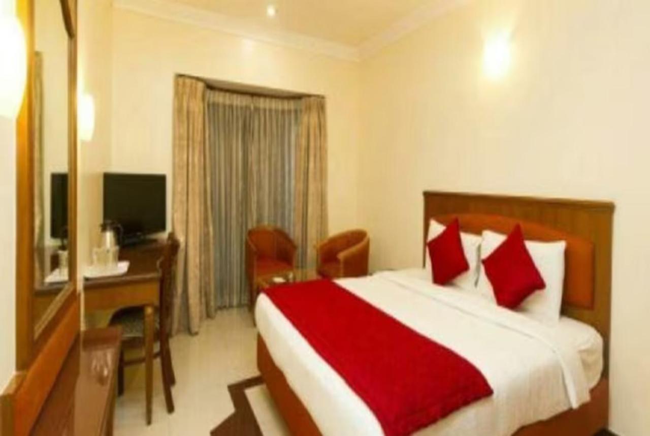 Goroomgo New Ashiyana Palace Varanasi Ngoại thất bức ảnh